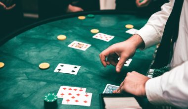 What Factors Influence a Player's Decisions When Playing Casino Games