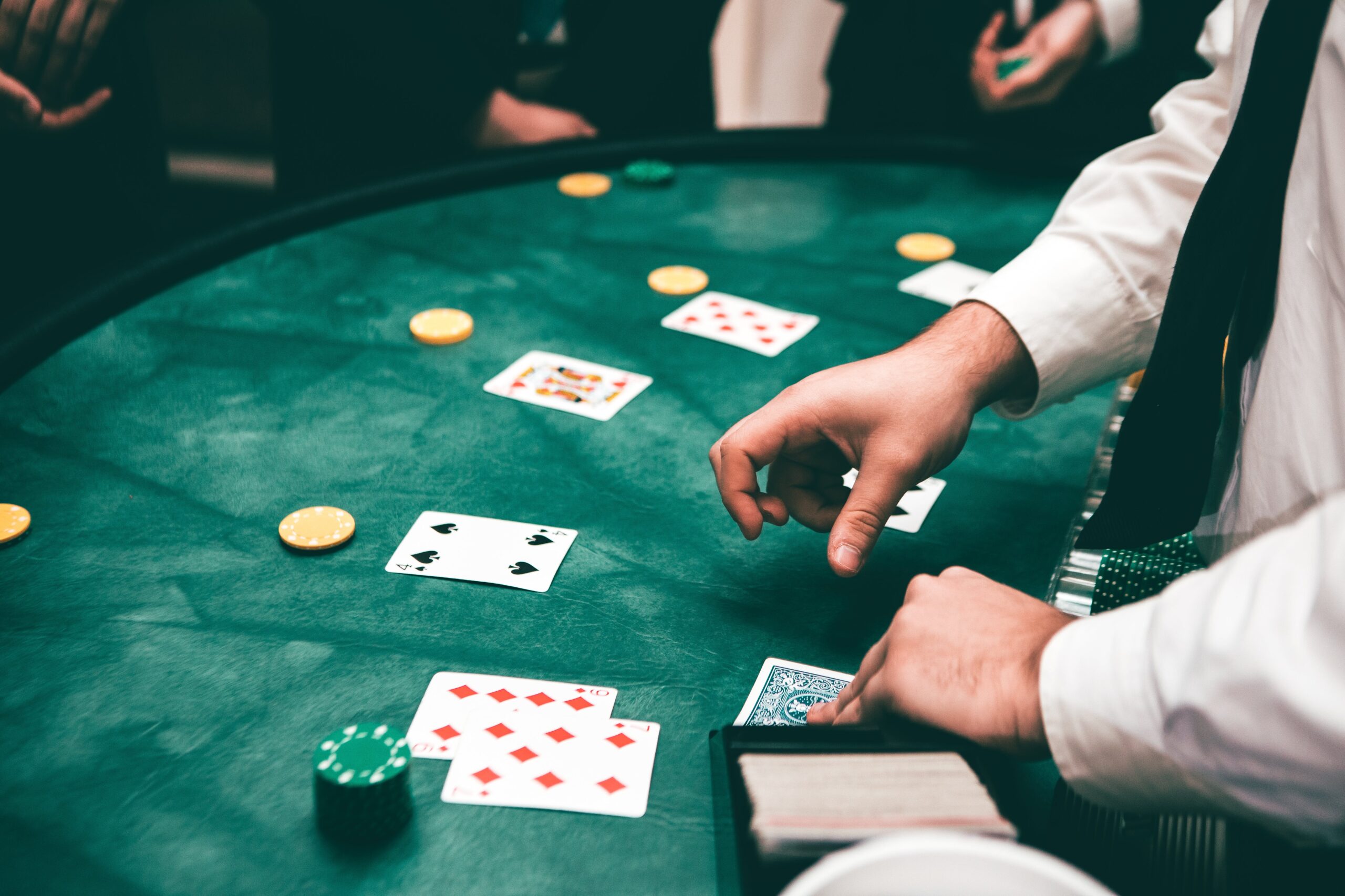 What Factors Influence a Player's Decisions When Playing Casino Games